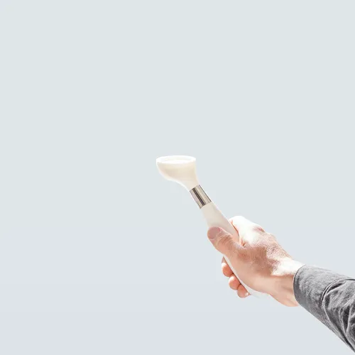 yeseco | the one brush | white